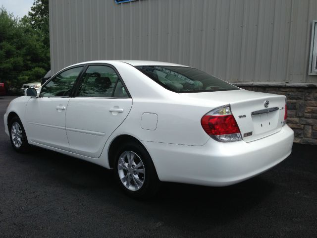 Toyota Camry Enthusiast 2D Roadster Sedan