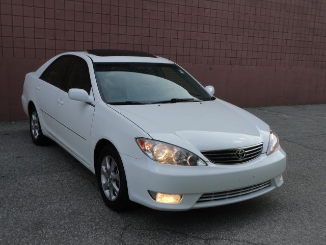 Toyota Camry Ram 1500 2-WD Sedan