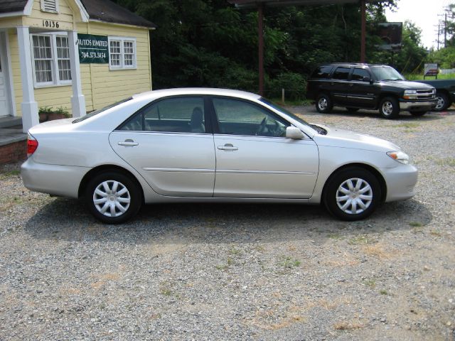 Toyota Camry 2005 photo 2