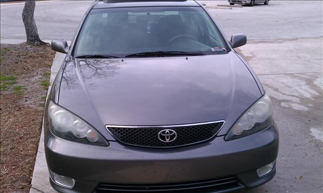 Toyota Camry SE Sedan