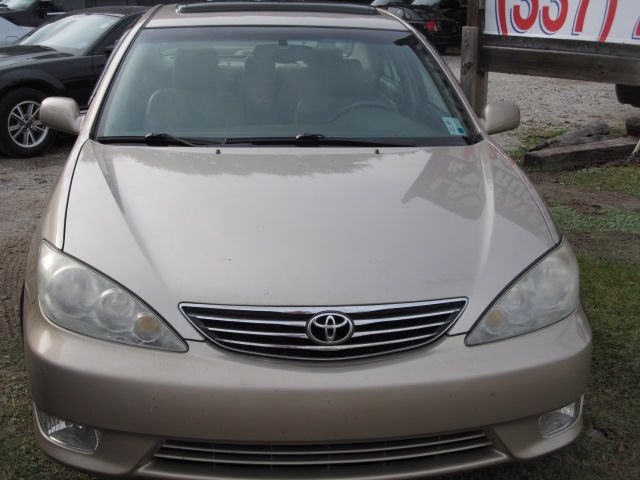 Toyota Camry Ext. Cab 6.5-ft. Bed 4WD Sedan