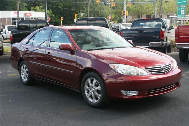 Toyota Camry SEL Sport Utility 4D Sedan