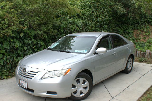 Toyota Camry 2002 Ford KING Ranch Sedan