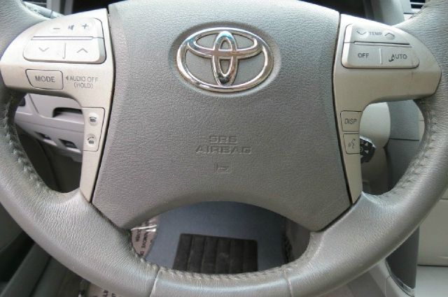 Toyota Camry ESi Sedan