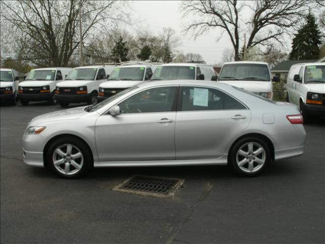 Toyota Camry SE Sedan