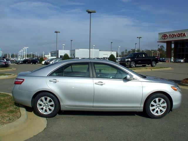 Toyota Camry SEL Sport Utility 4D Sedan