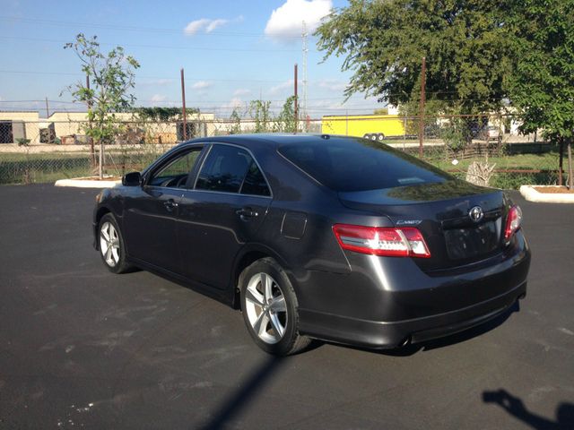 Toyota Camry SE Sedan