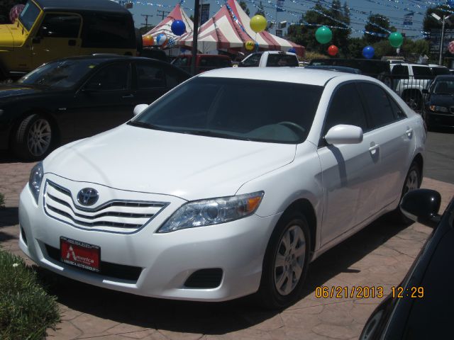 Toyota Camry 2010 photo 1