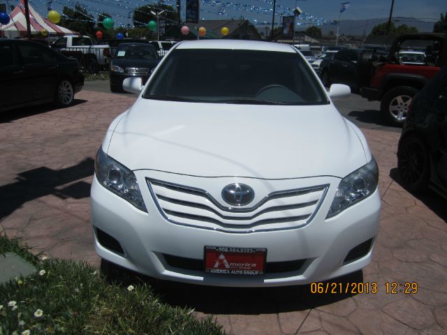 Toyota Camry 2010 photo 2