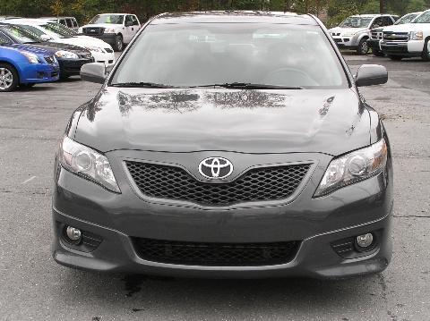Toyota Camry SE Sedan