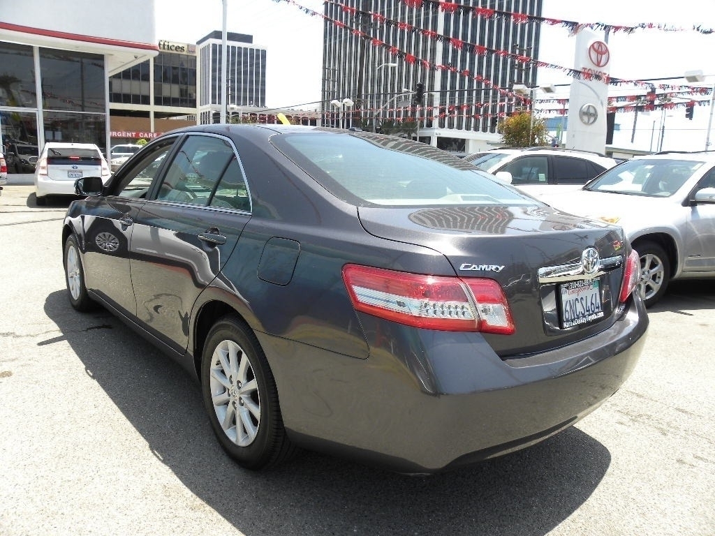Toyota Camry 2011 photo 2