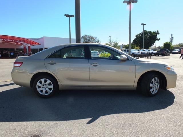 Toyota Camry 2011 photo 2