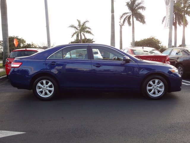Toyota Camry 2011 photo 1