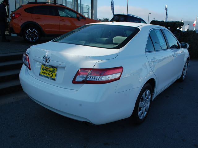 Toyota Camry 2011 photo 2