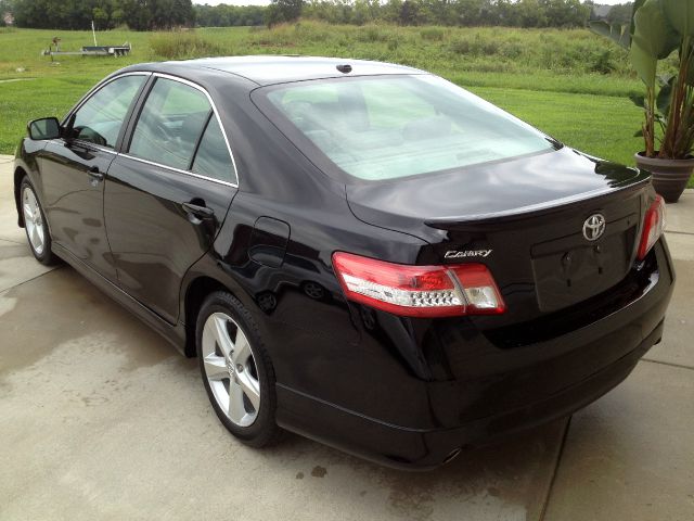 Toyota Camry SE Sedan