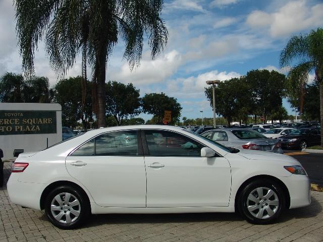 Toyota Camry 2011 photo 2