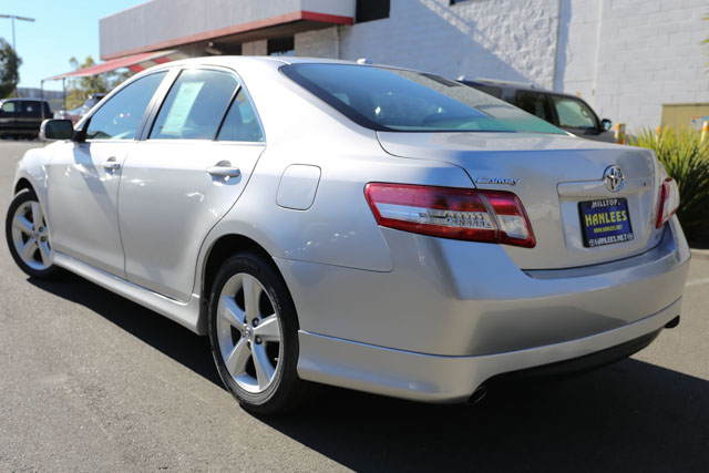 Toyota Camry 2011 photo 2