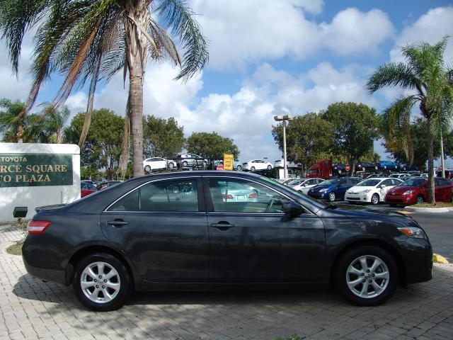 Toyota Camry 2011 photo 2