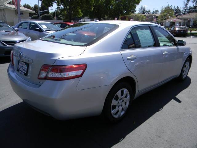 Toyota Camry 2011 photo 2