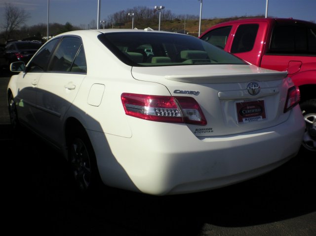 Toyota Camry 2011 photo 2