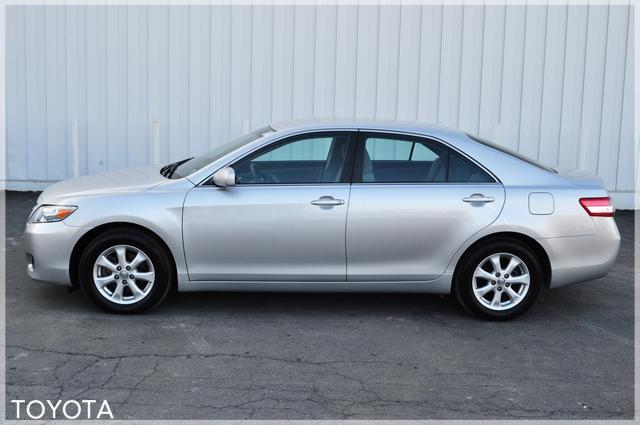 Toyota Camry 2011 photo 2