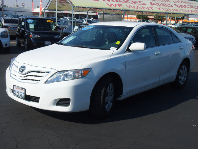 Toyota Camry 2011 photo 2