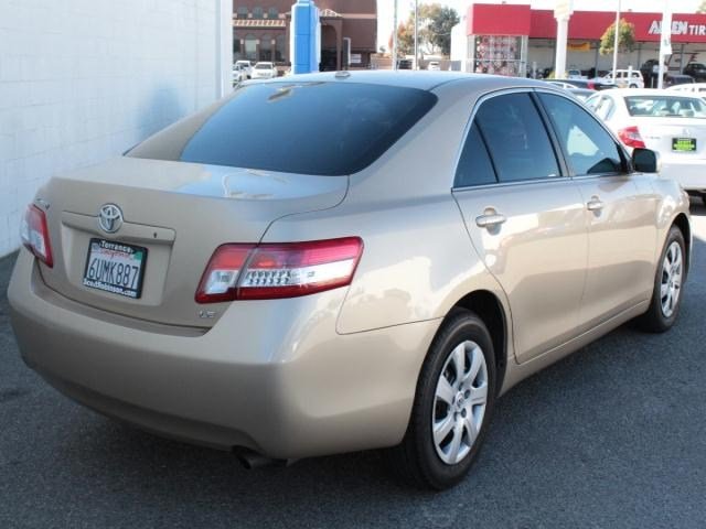 Toyota Camry 2011 photo 2