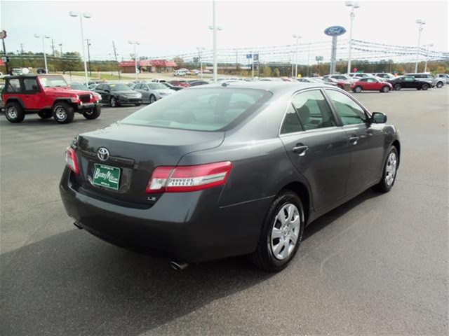 Toyota Camry 2011 photo 2
