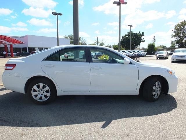 Toyota Camry 2011 photo 2