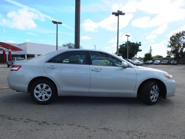 Toyota Camry 2011 photo 2