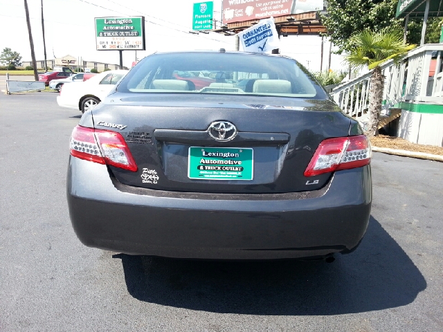 Toyota Camry 2011 photo 1