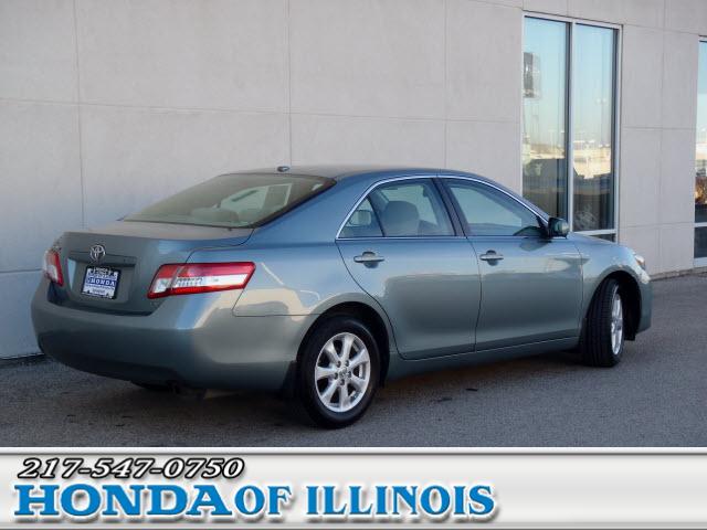 Toyota Camry 2011 photo 1