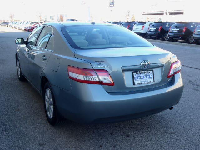 Toyota Camry 2011 photo 4