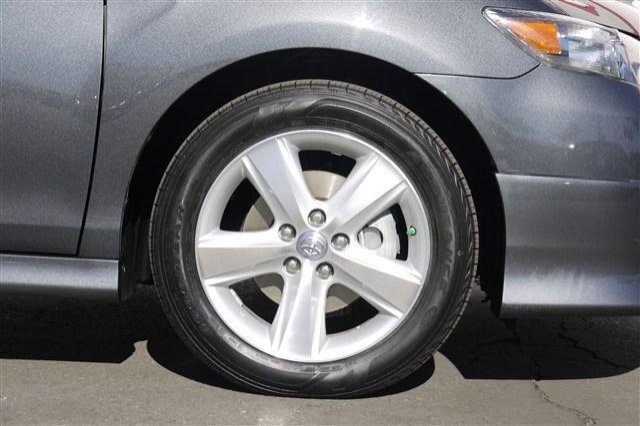 Toyota Camry 2011 photo 2