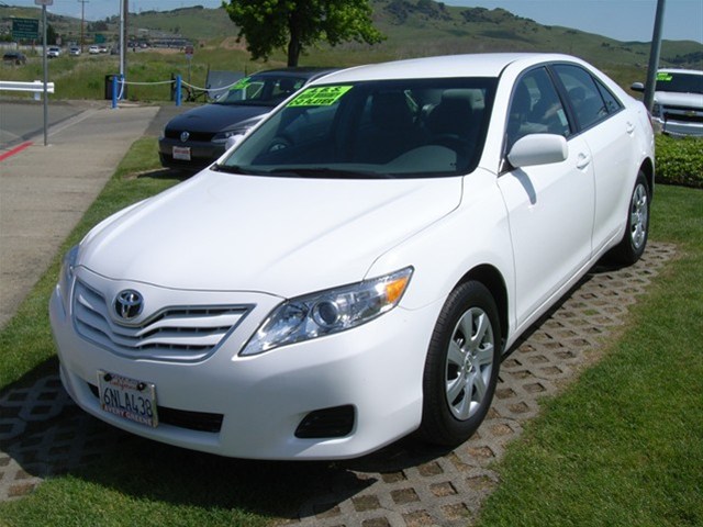Toyota Camry 2011 photo 1