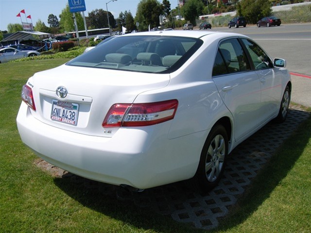 Toyota Camry 2011 photo 3