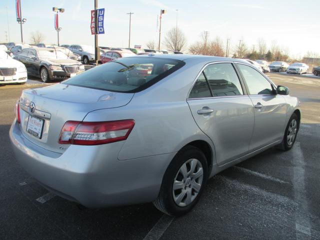 Toyota Camry 2011 photo 2