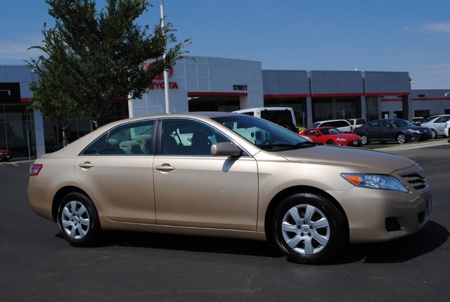 Toyota Camry 2011 photo 1