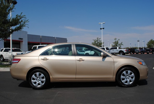 Toyota Camry 2011 photo 2