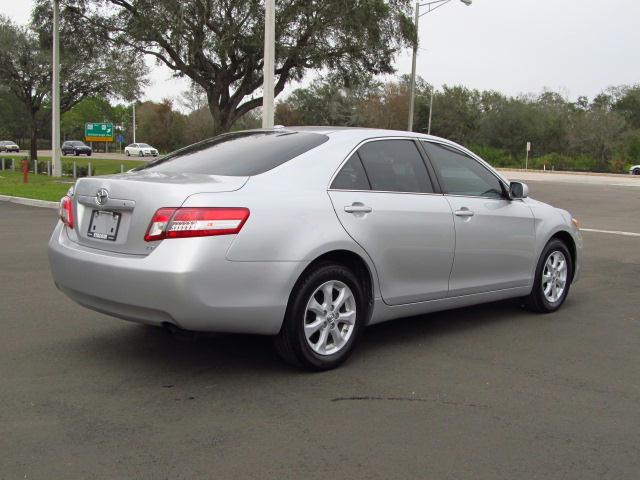 Toyota Camry 2011 photo 2