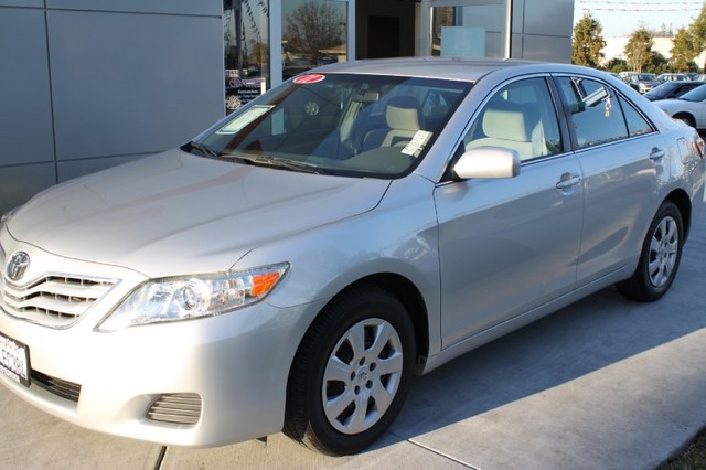 Toyota Camry 2011 photo 1