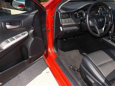 Toyota Camry SE Sedan