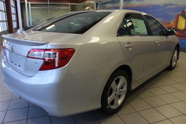 Toyota Camry 2013 photo 1