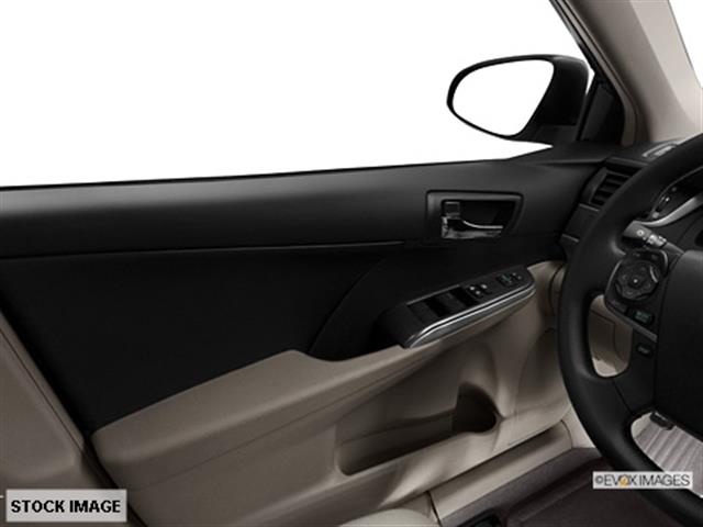 Toyota Camry Leather W/premium PLUS Pkg-lo LO MIL Sedan