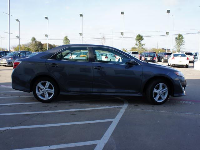 Toyota Camry 2013 photo 1