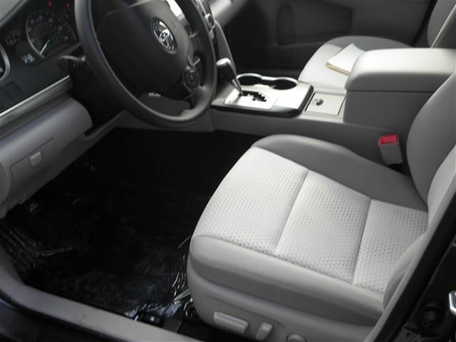 Toyota Camry 2014 photo 2