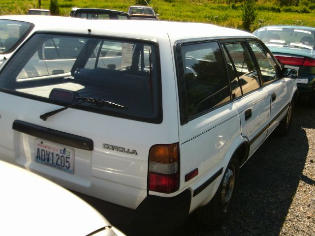 Toyota Corolla 1988 photo 4