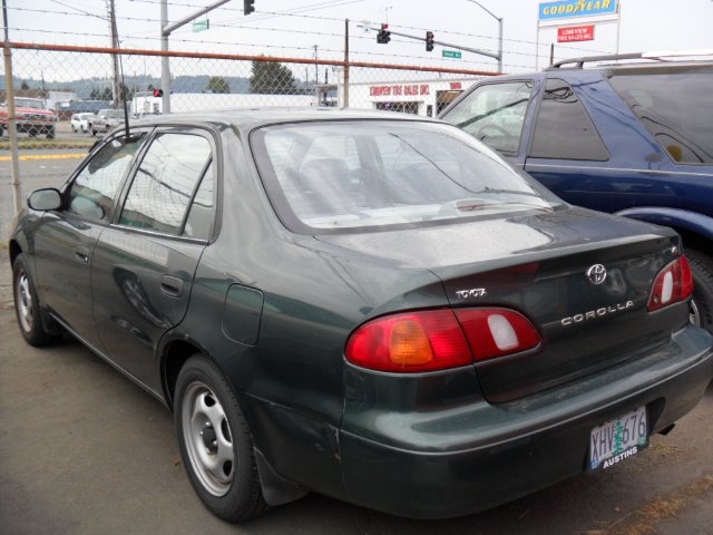 Toyota Corolla EXT LS 2WD Sedan
