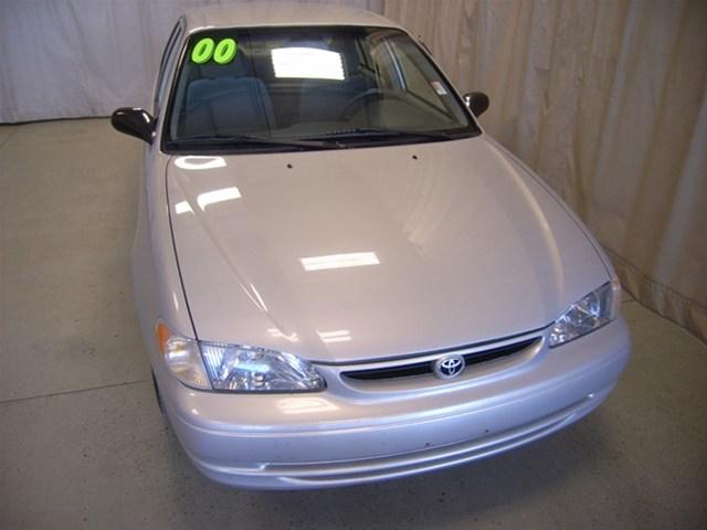 Toyota Corolla 2000 photo 2