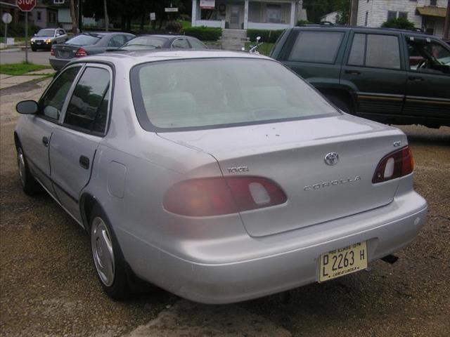 Toyota Corolla 2000 photo 2